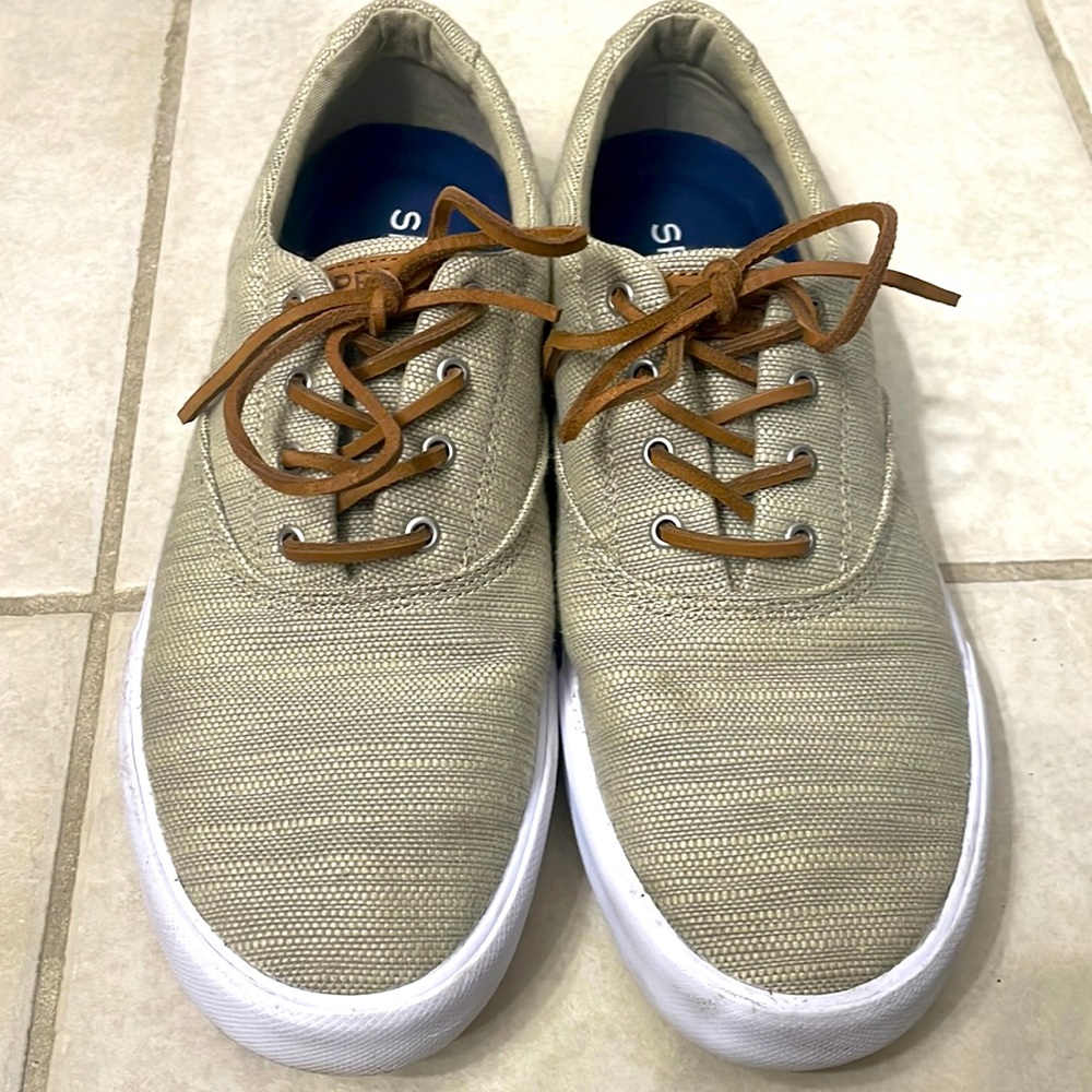 Khaki colored men’s Sperry Top-siders